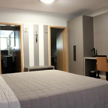 Appart-hotel Gwendy 3* Bour
