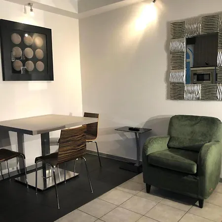 Appart-hotel Gwendy 3* Bour