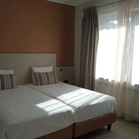 Appart-hotel Gwendy מלון דירות 3*