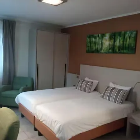 Appart-hotel Gwendy 3* Bour