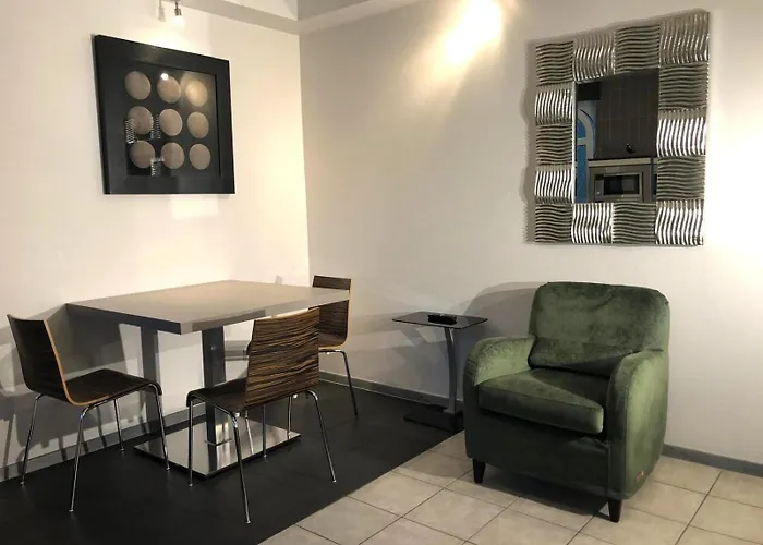 Appart-hotel Gwendy 3* Bour